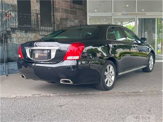 2010 Toyota Crown Majesta