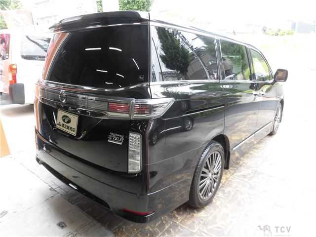 2017 Nissan Elgrand