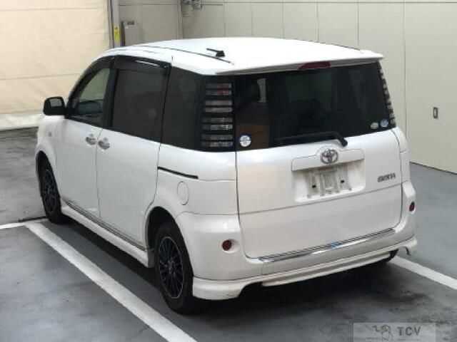 2005 Toyota Sienta