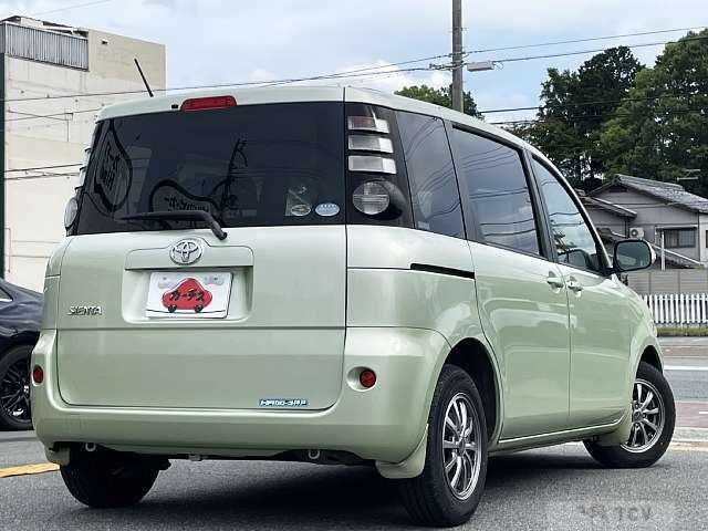 2010 Toyota Sienta