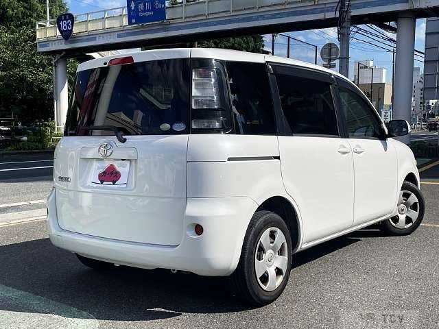 2011 Toyota Sienta