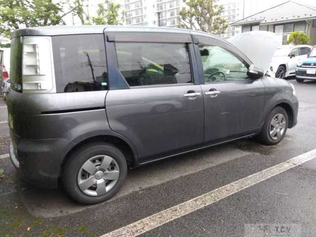 2011 Toyota Sienta