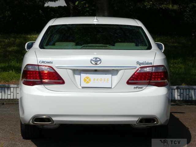 2011 Toyota Crown Royal Series
