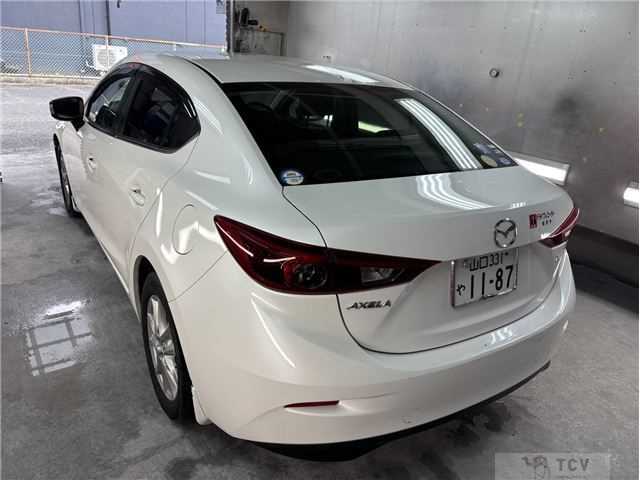 2013 Mazda Axela