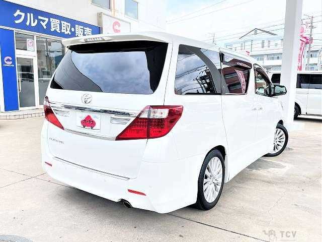 2013 Toyota Alphard