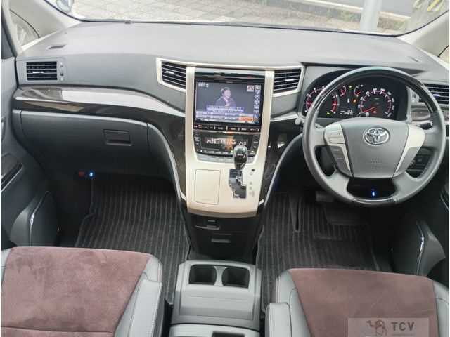 2013 Toyota Alphard