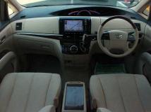 2013 Toyota Estima