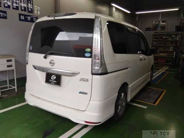 2013 Nissan Serena
