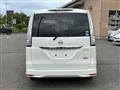 2015 Nissan Serena