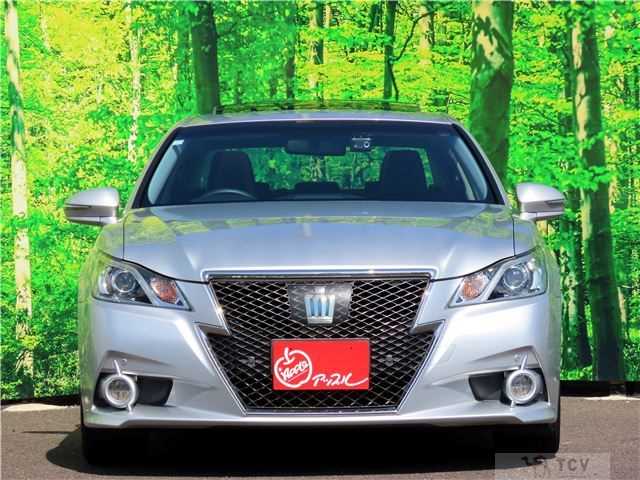 2013 Toyota Crown Hybrid