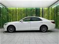 2013 Toyota Crown Hybrid