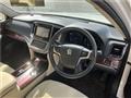 2013 Toyota Crown Hybrid