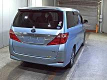 2013 Toyota Alphard Hybrid