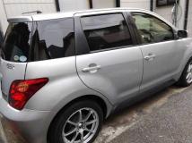 2005 Toyota IST