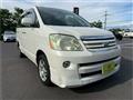 2005 Toyota Noah
