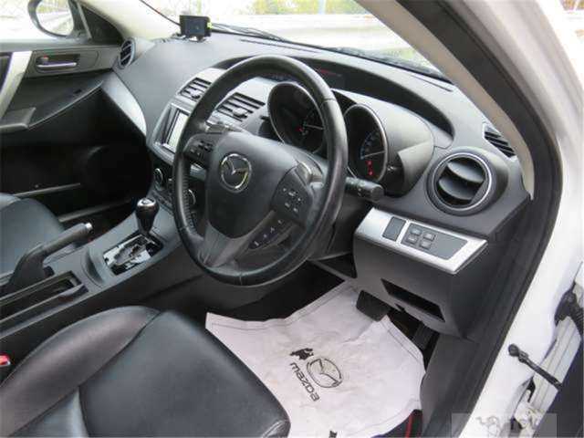 2013 Mazda Axela Sport