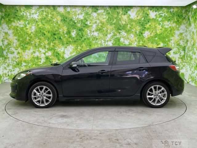 2013 Mazda Axela Sport