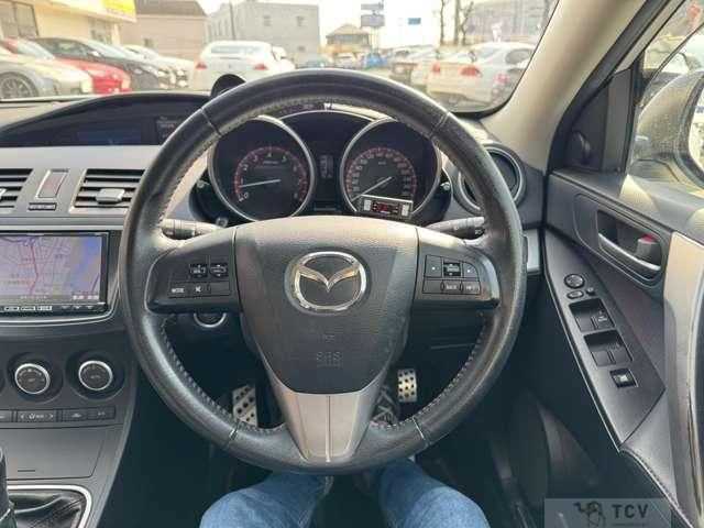2013 Mazda Axela Sport