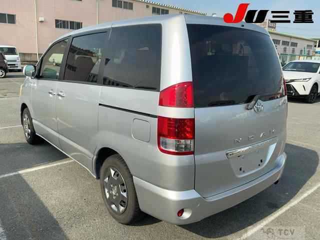 2006 Toyota Noah