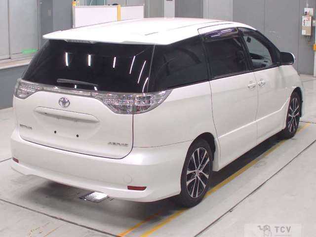 2013 Toyota Estima