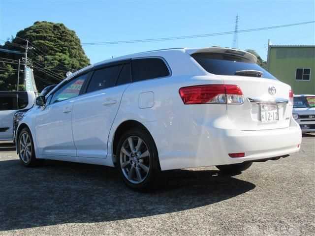 2013 Toyota Avensis Wagon