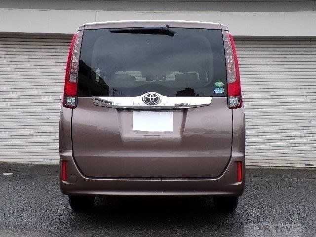 2014 Toyota Noah