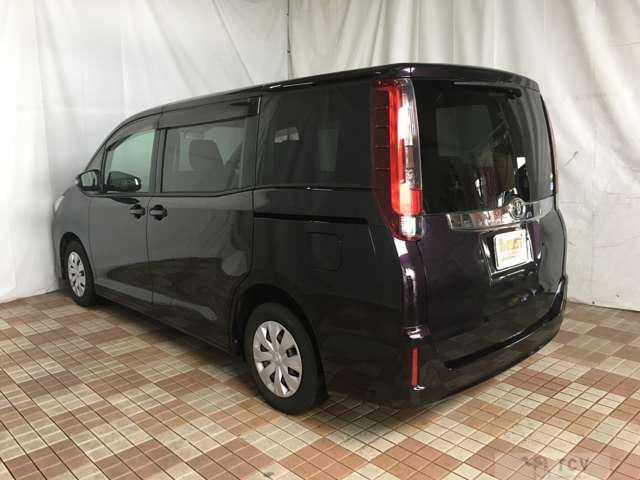 2015 Toyota Noah