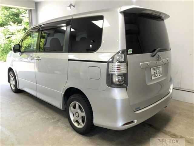 2007 Toyota Voxy