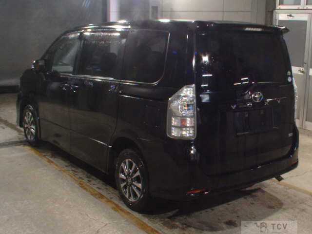 2013 Toyota Voxy
