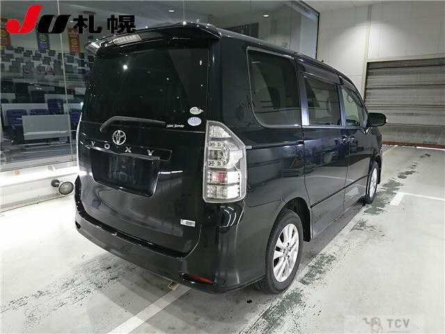 2011 Toyota Voxy