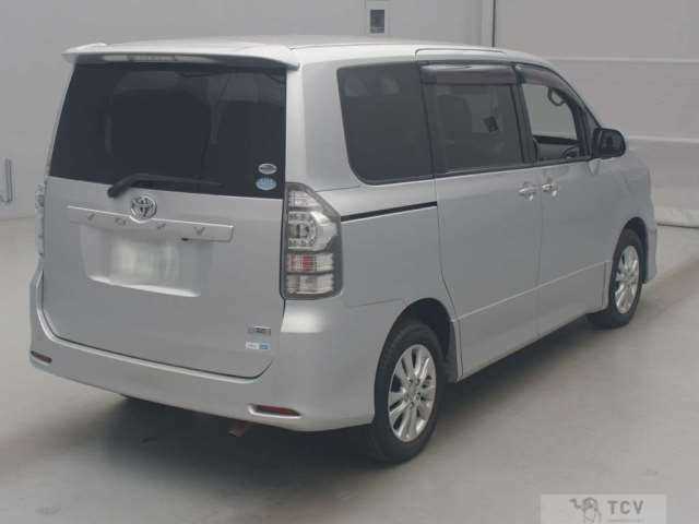 2010 Toyota Voxy