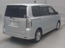 2010 Toyota Voxy