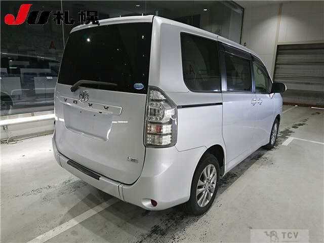 2010 Toyota Voxy
