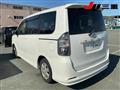 2007 Toyota Voxy