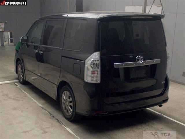 2011 Toyota Voxy