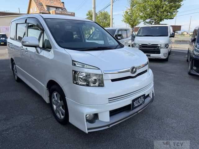 2009 Toyota Voxy