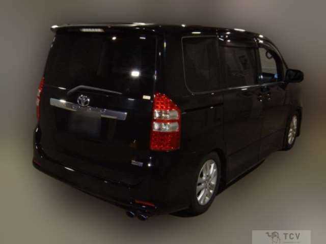 2013 Toyota Noah