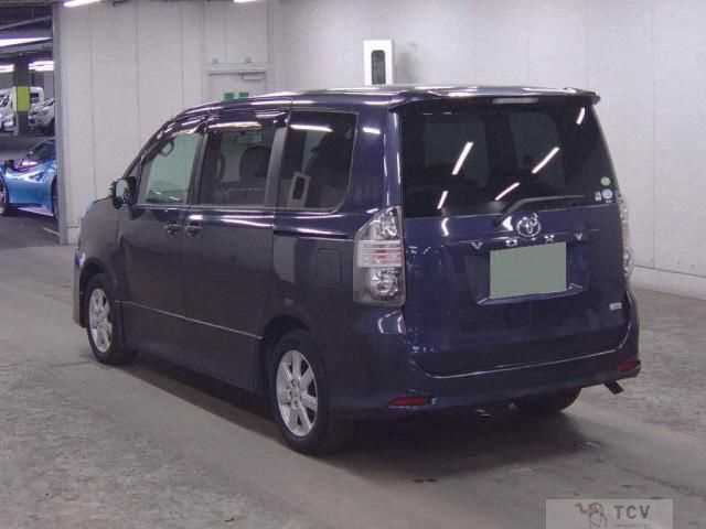 2008 Toyota Voxy