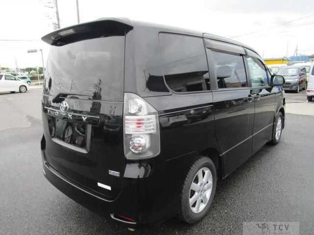 2007 Toyota Voxy