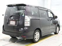 2011 Toyota Voxy