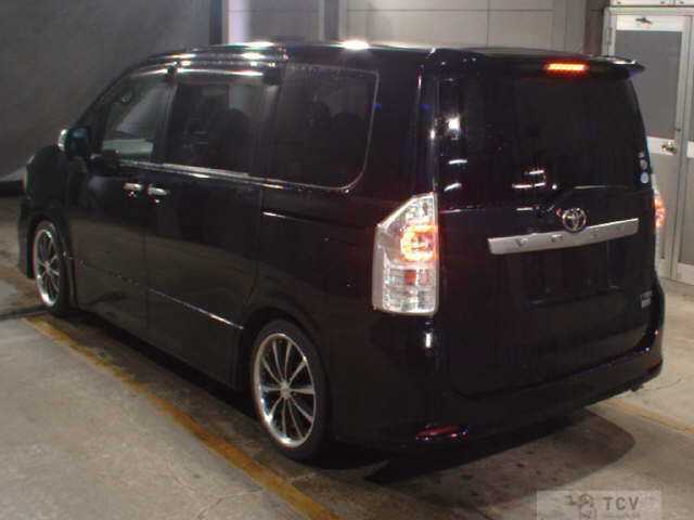 2011 Toyota Voxy