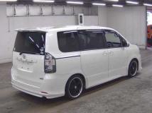 2008 Toyota Voxy
