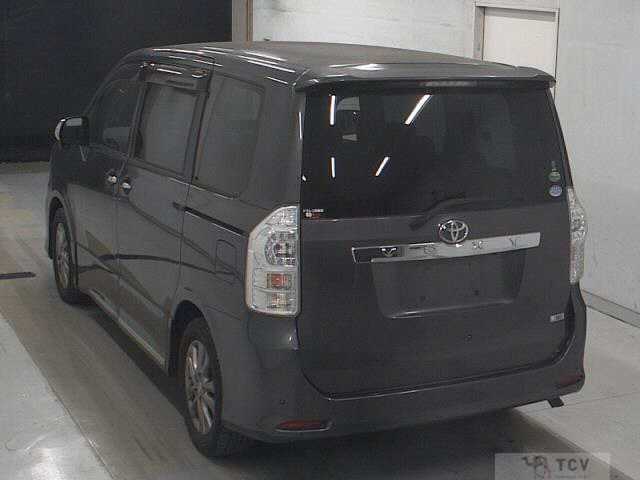 2012 Toyota Voxy
