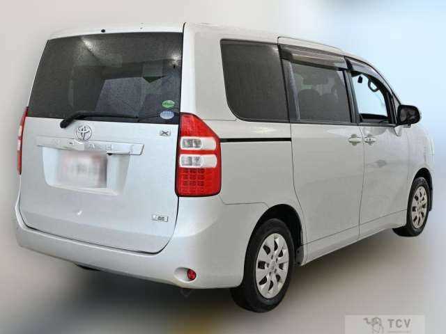 2013 Toyota Noah