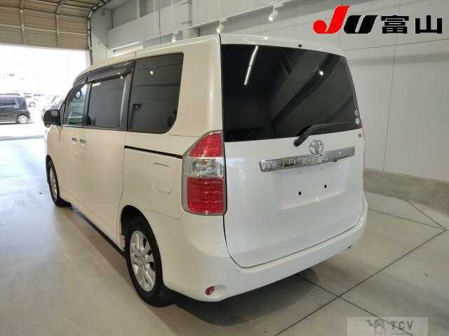 2009 Toyota Noah