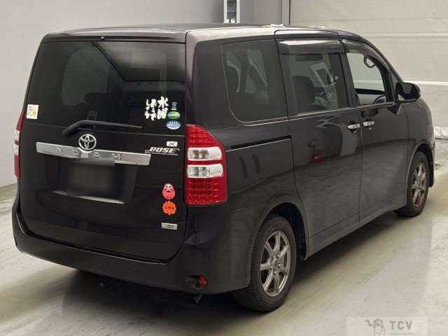 2013 Toyota Noah