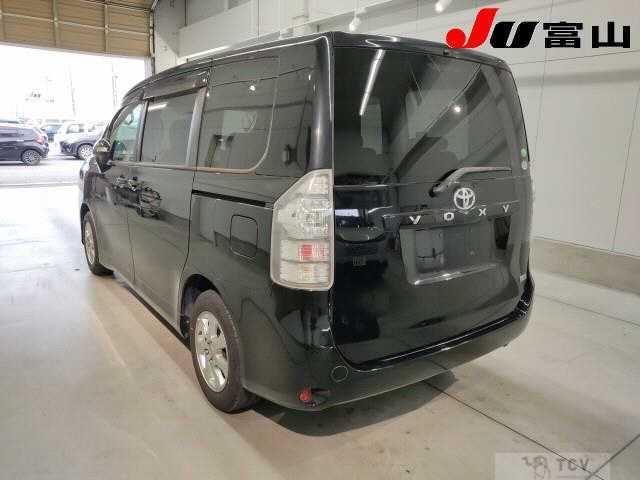 2013 Toyota Voxy
