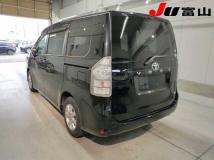 2013 Toyota Voxy
