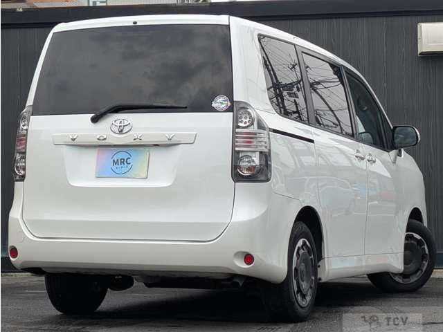 2009 Toyota Voxy