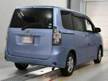 2010 Toyota Voxy